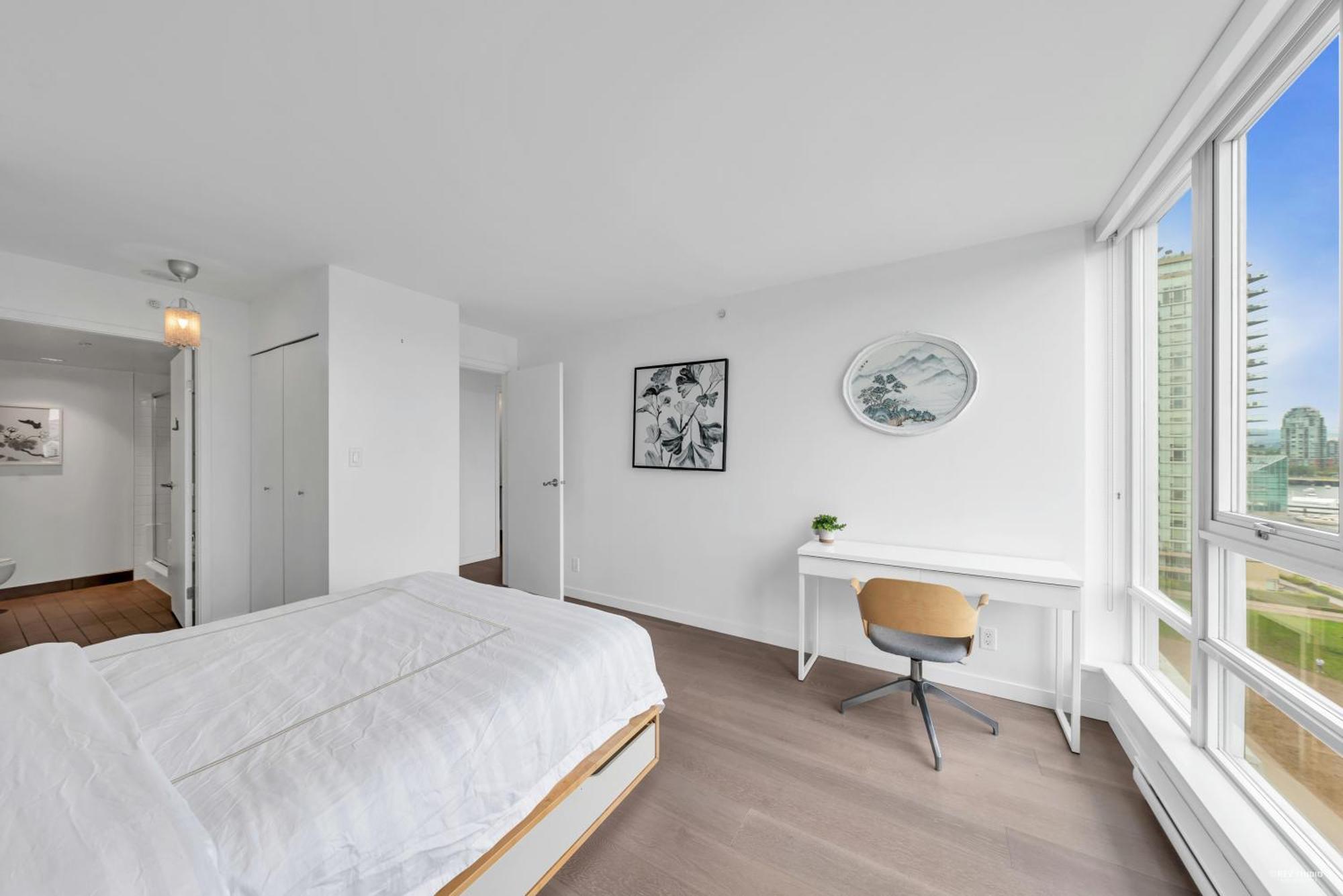 Best Location Downtown Chic Suites Vancouver Exterior photo