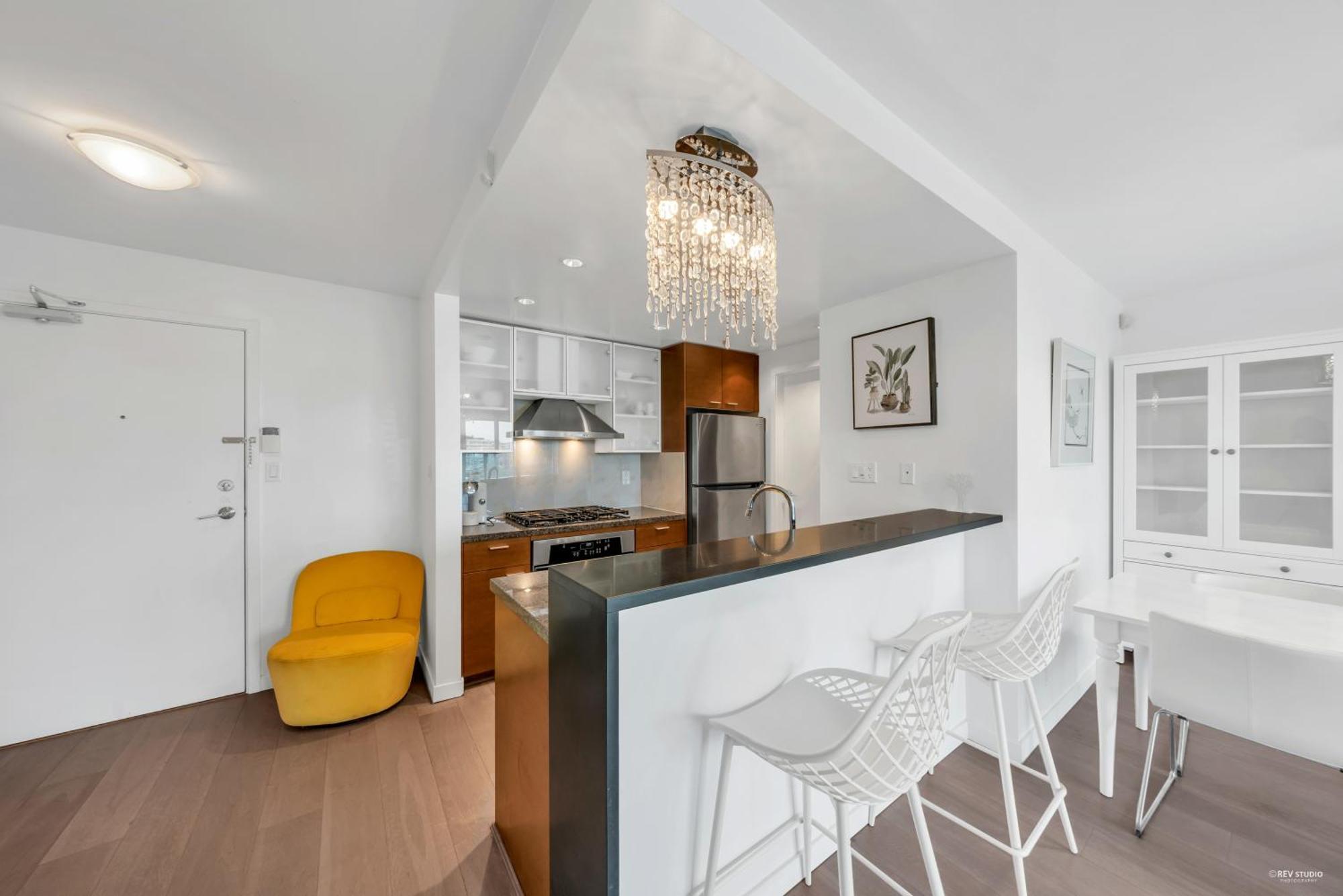 Best Location Downtown Chic Suites Vancouver Exterior photo